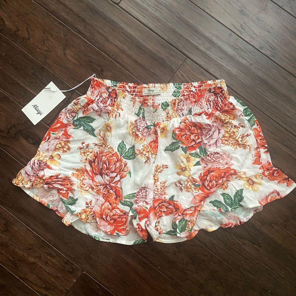 NWT Maaji floral ruffle shorts, size M